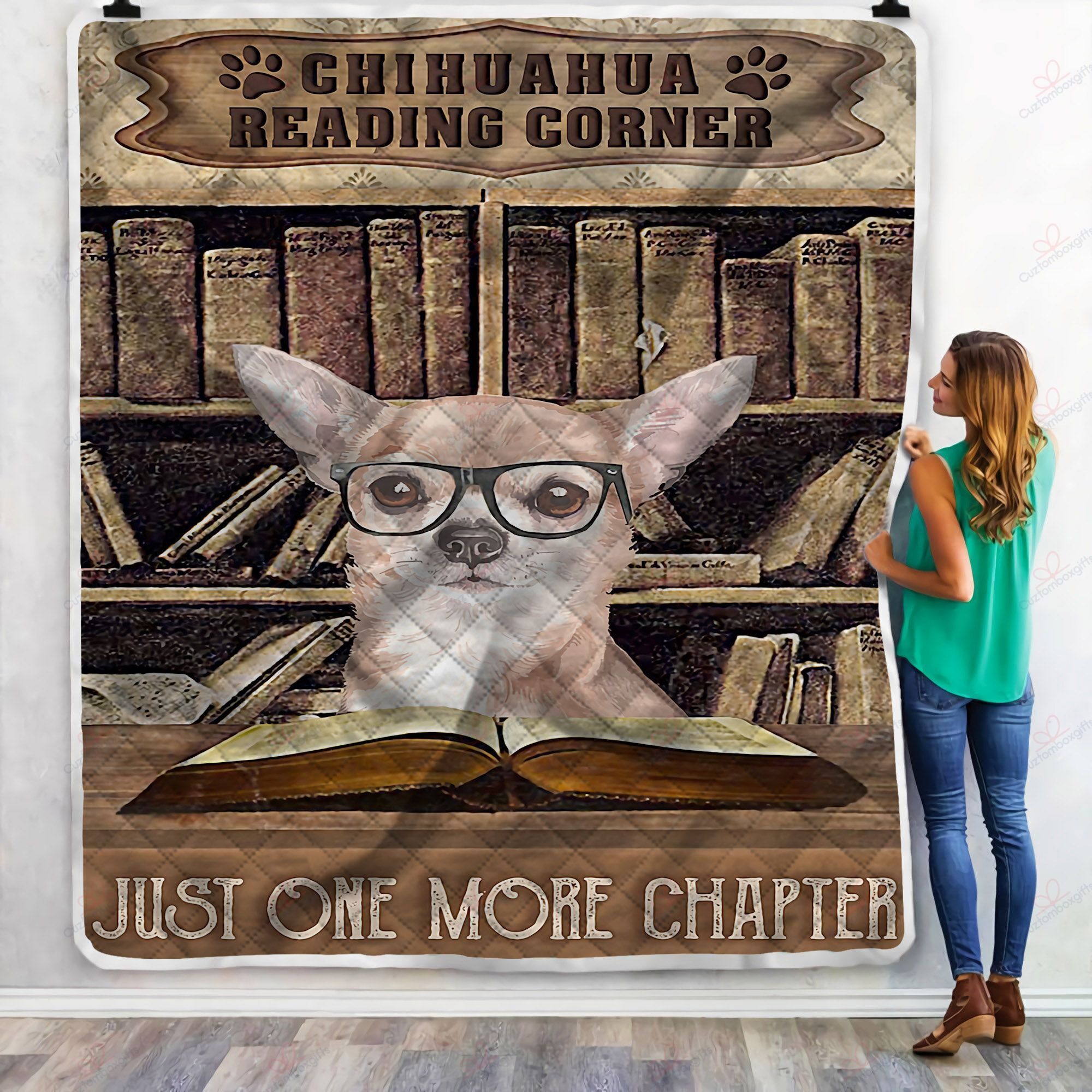 Chihuahua Reading Fleece Blanket
