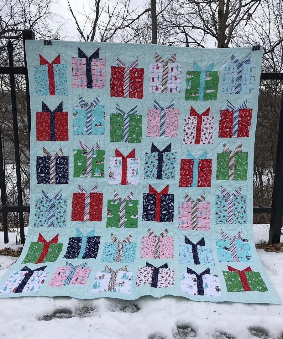 Christmas Present CLP240616 Quilt Blanket