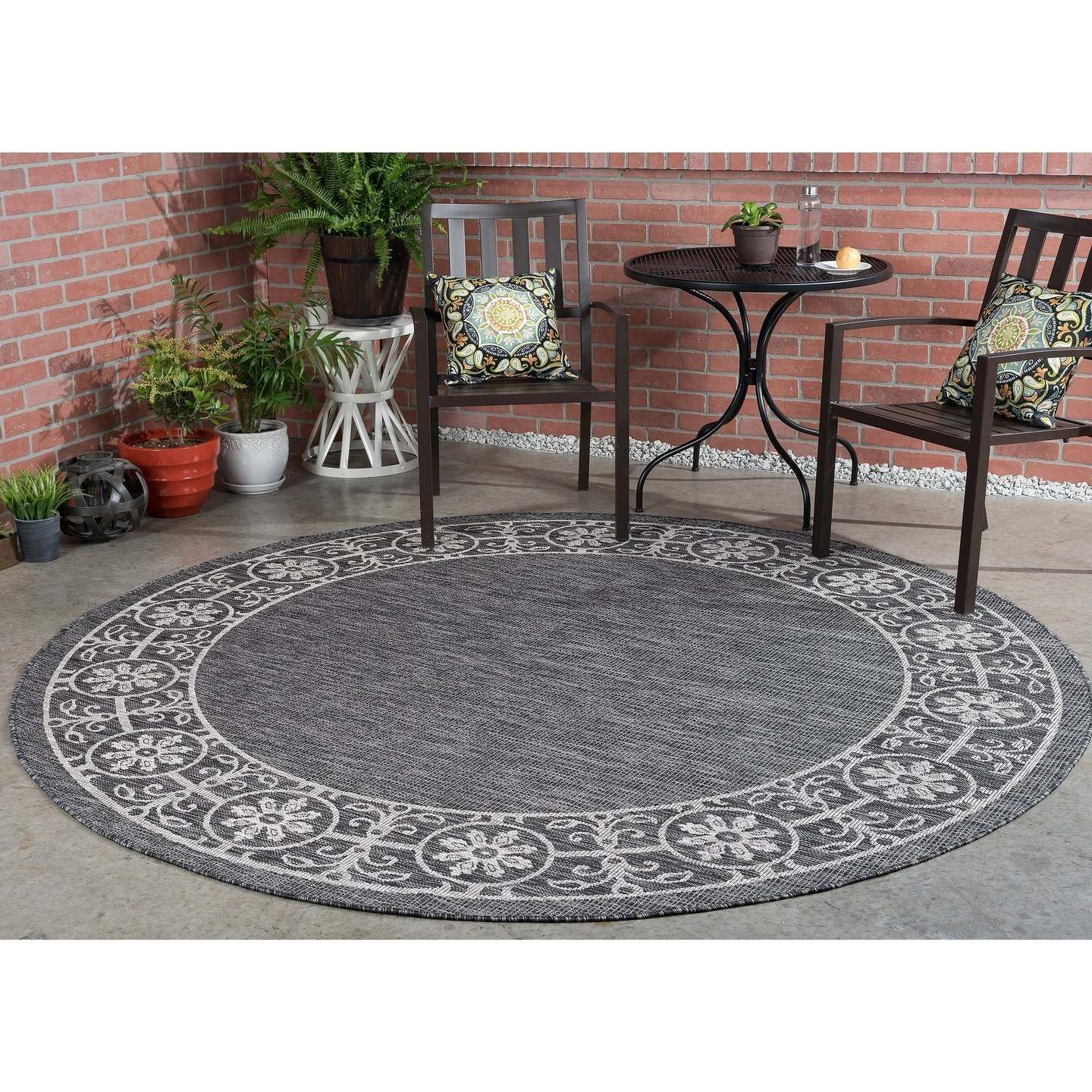 Colonnade Traditional Border Round Carpet