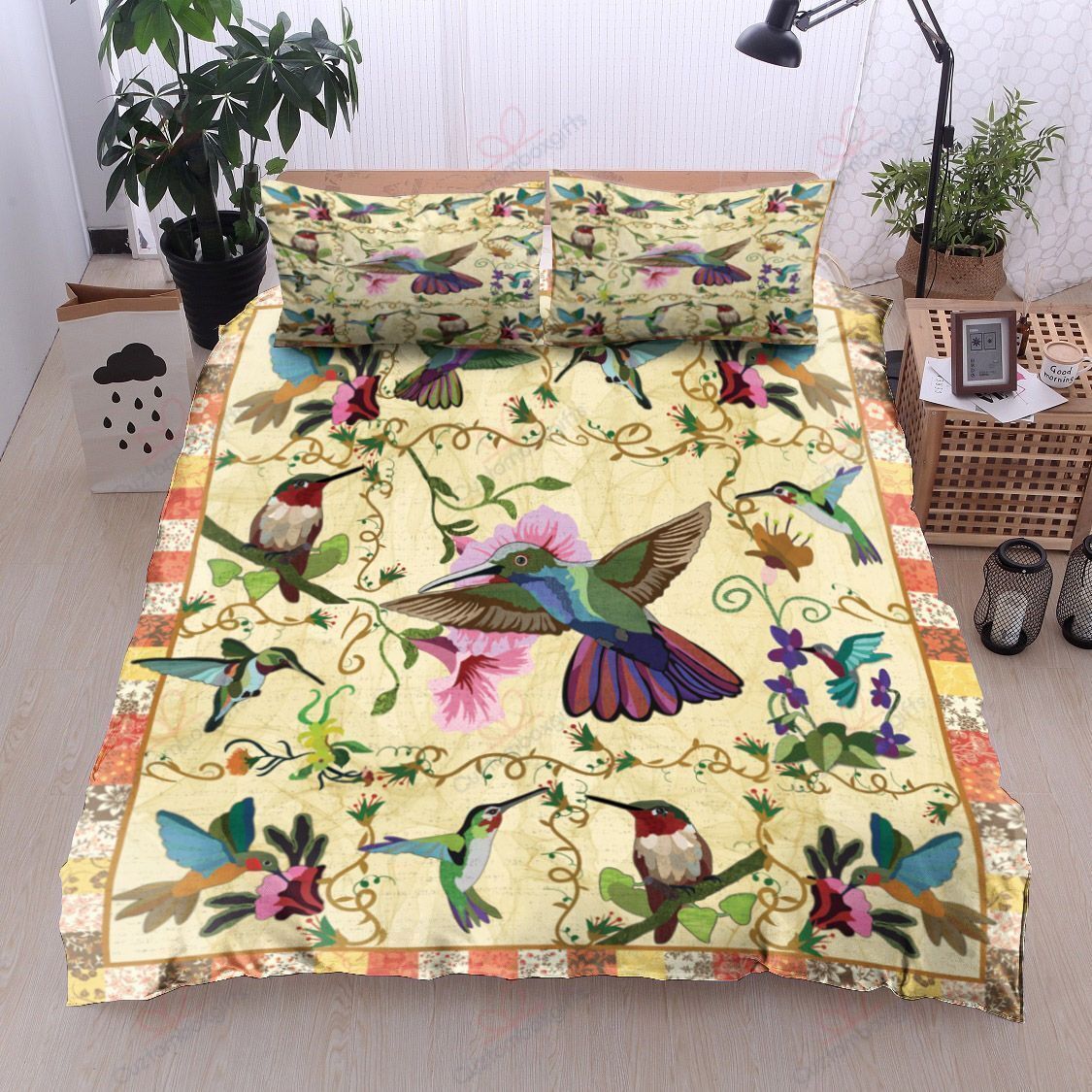 Color Humming Bird Vintage Printed Bedding Set