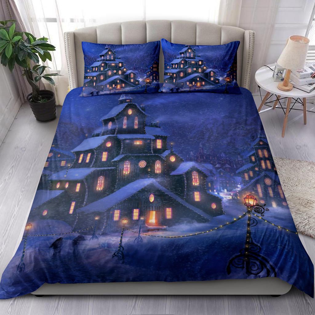 Cosy Town On Christmas Night Bedding Set