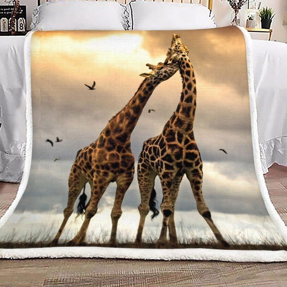 Couple Giraffe Sherpa Fleece Blanket