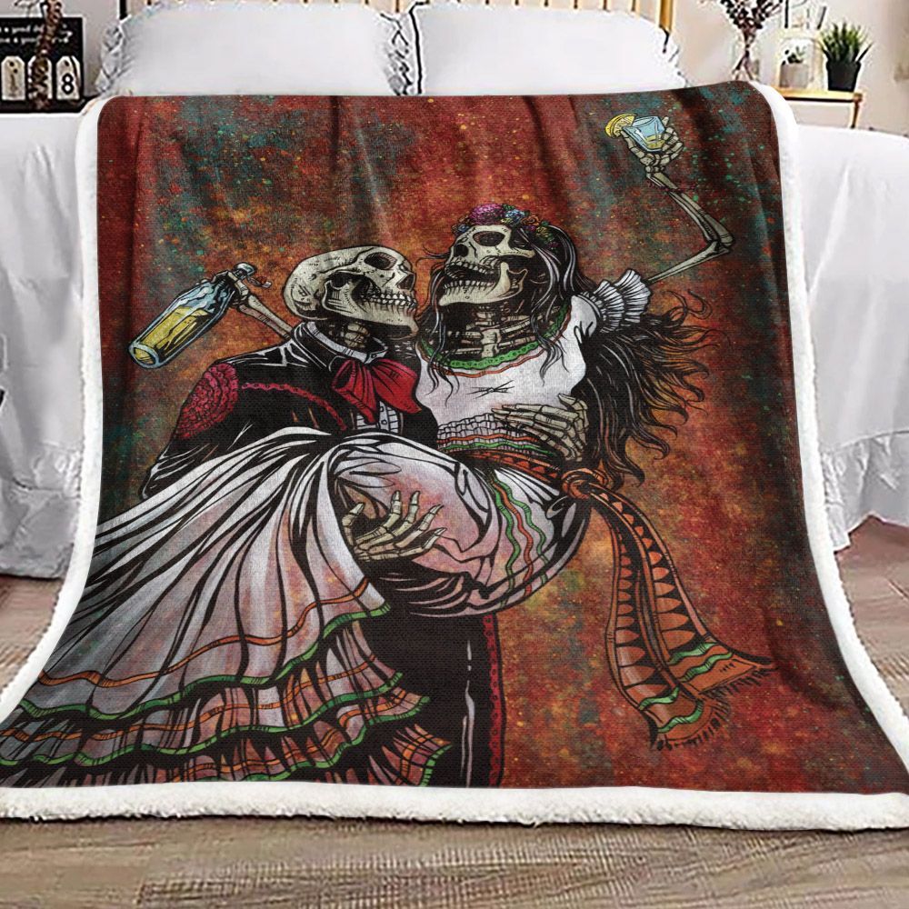 Couple Skeleton Drinking Sherpa Fleece Blanket