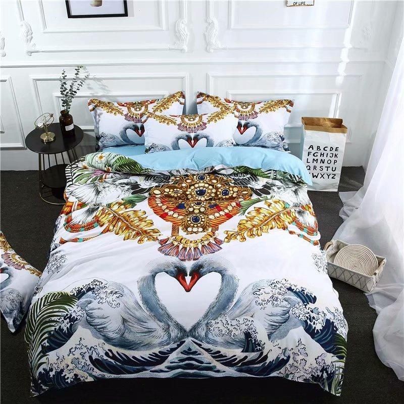 Couple Swan Bedding Set