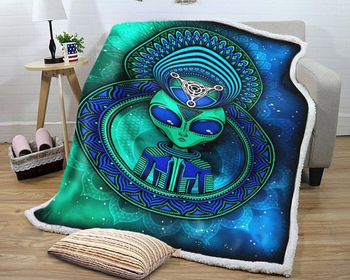 Crop Alien Circle Sherpa Fleece Blanket