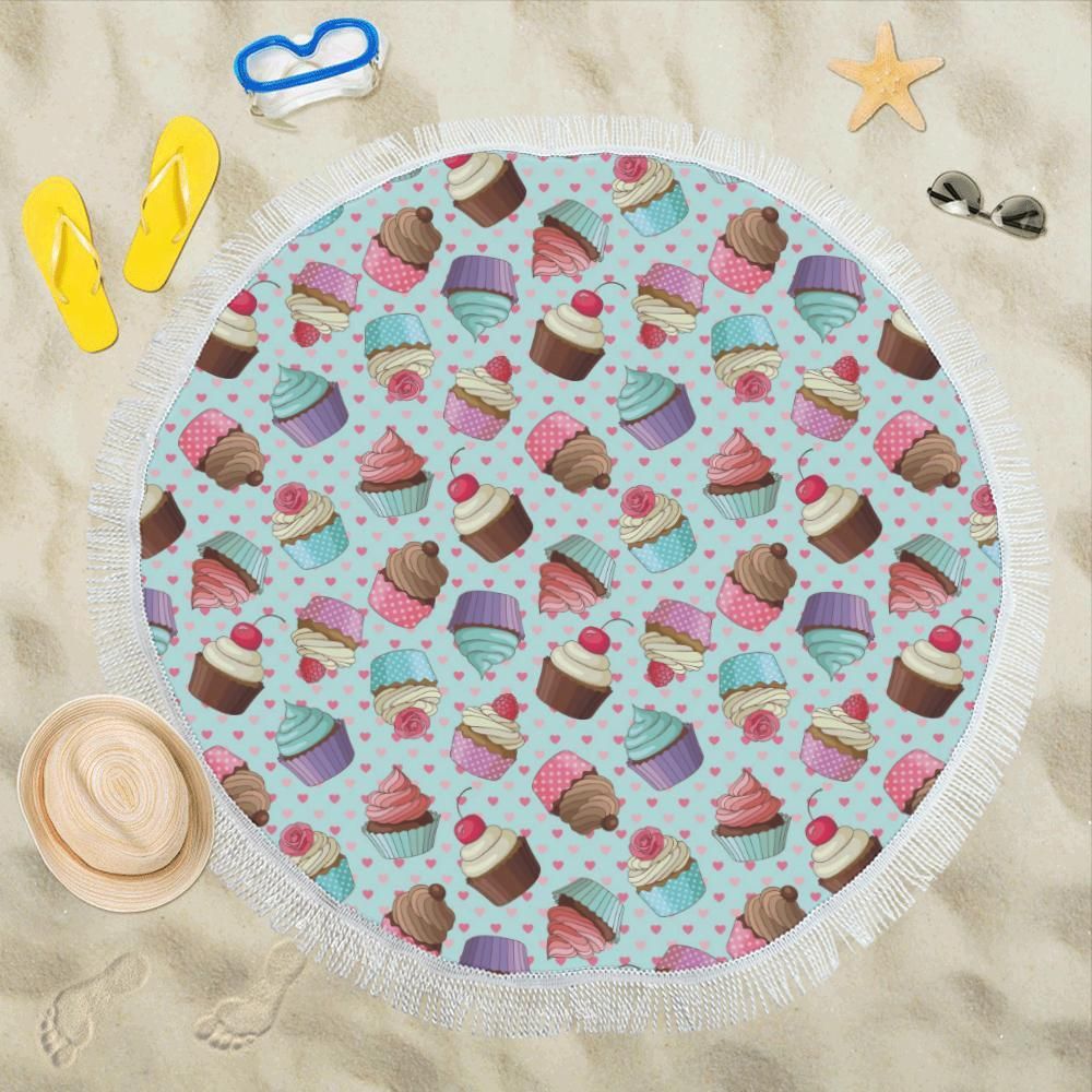 Cupcakes Fancy Heart Print Pattern Round Beach Towel