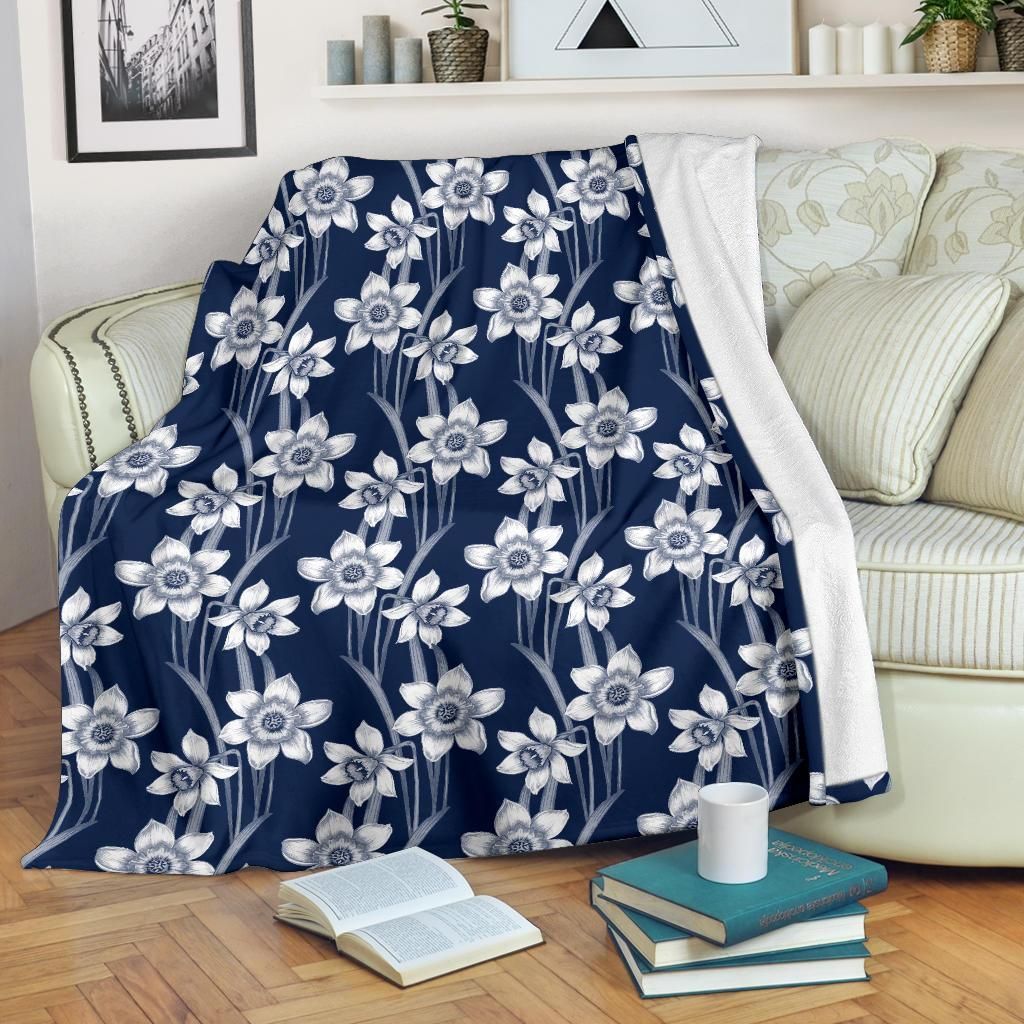 Daffodils Pattern Print Design Blue And White Fleece Blanket