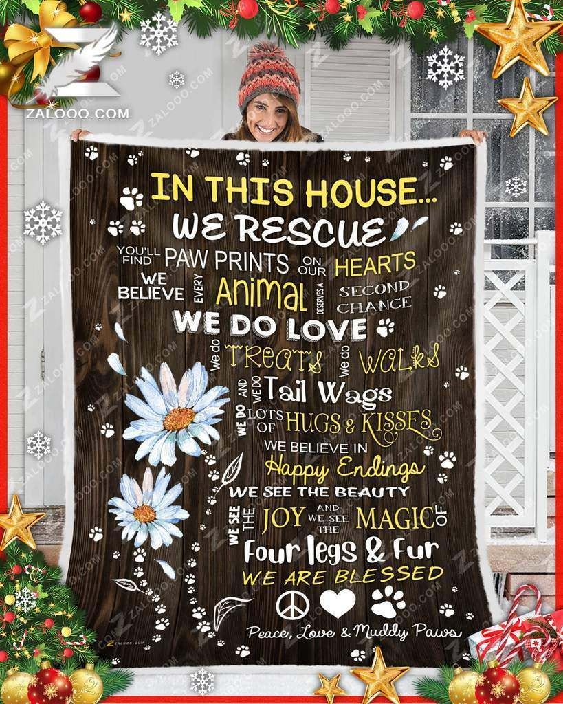 Daisy – Dog – We Rescue Fleece Blanket