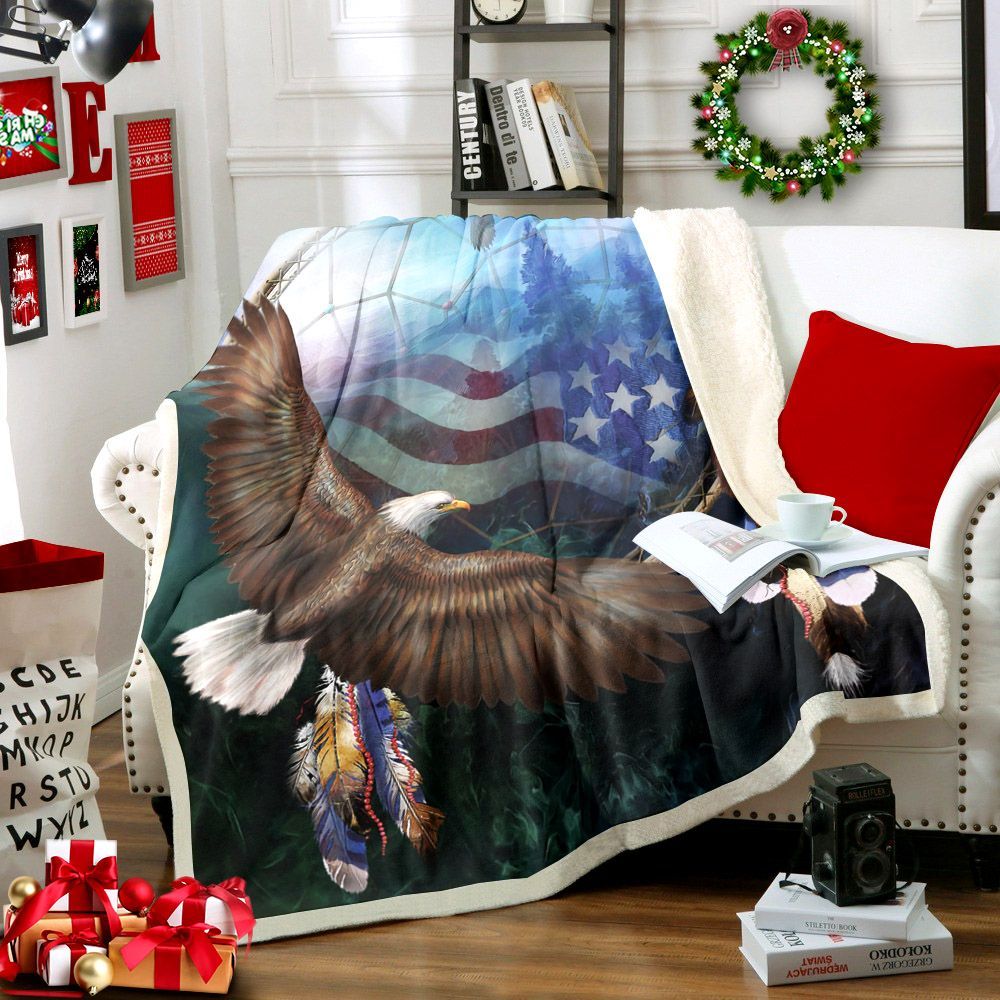 Dreamcatcher And Eagle Sherpa Fleece Blanket