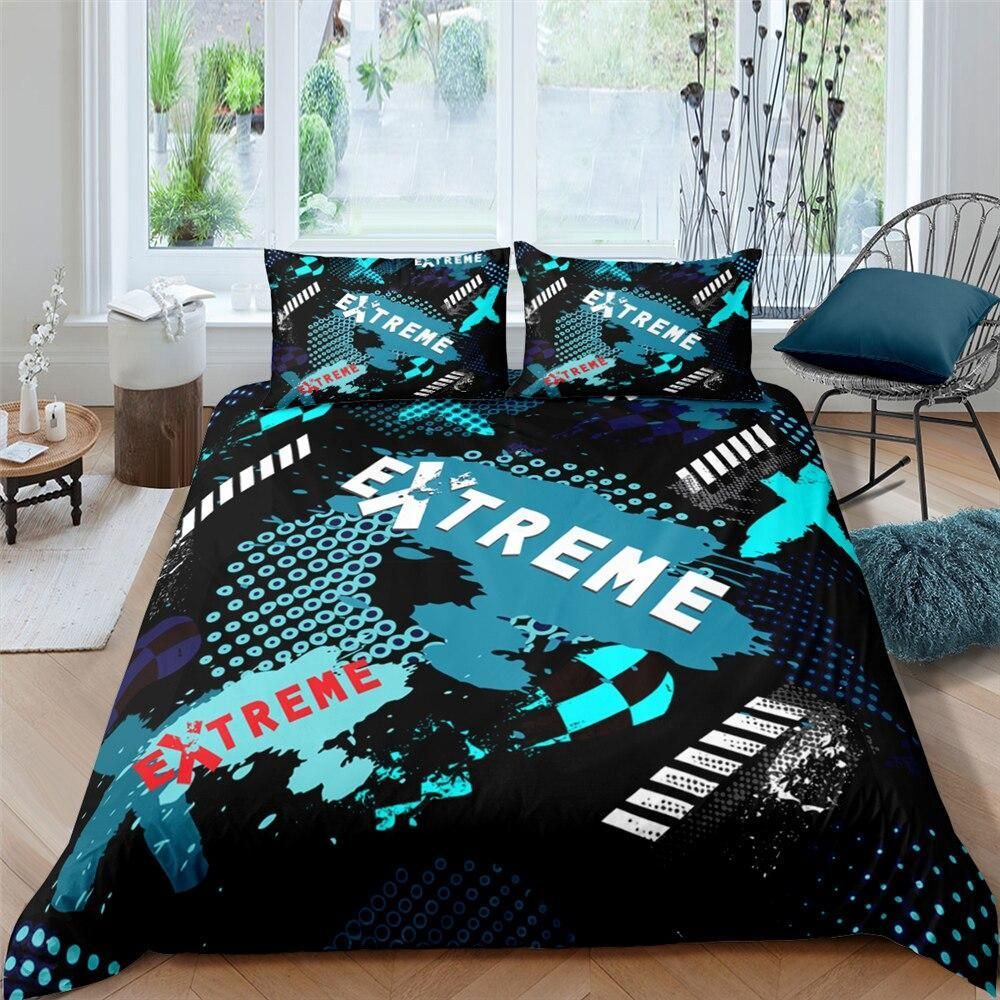 Extreme Blue And White Bedding Set