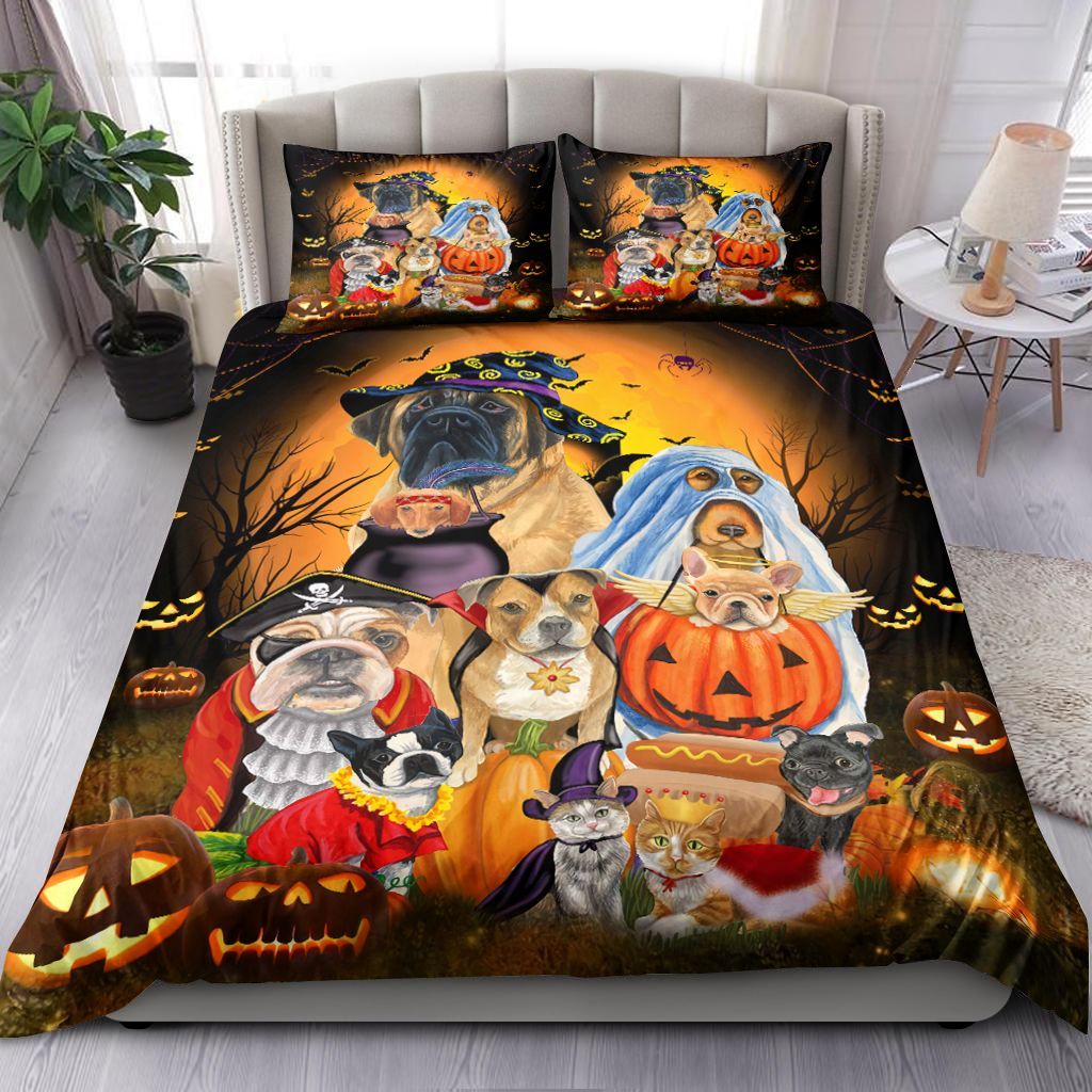Family Dogs And Cats Halloween Bedding Set