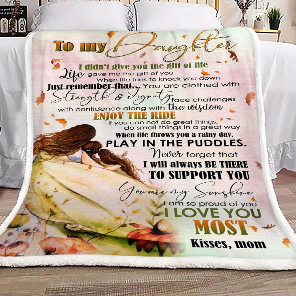 Family To My Daughter Kisses Mom Sherpa Fleece Blanket