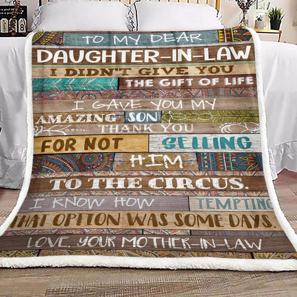 Family To My Dear Daughter Sherpa Fleece Blanket