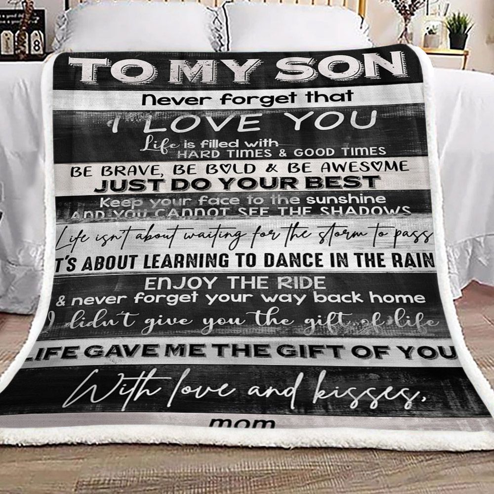 Family To My Son Kisses Mom Sherpa Fleece Blanket