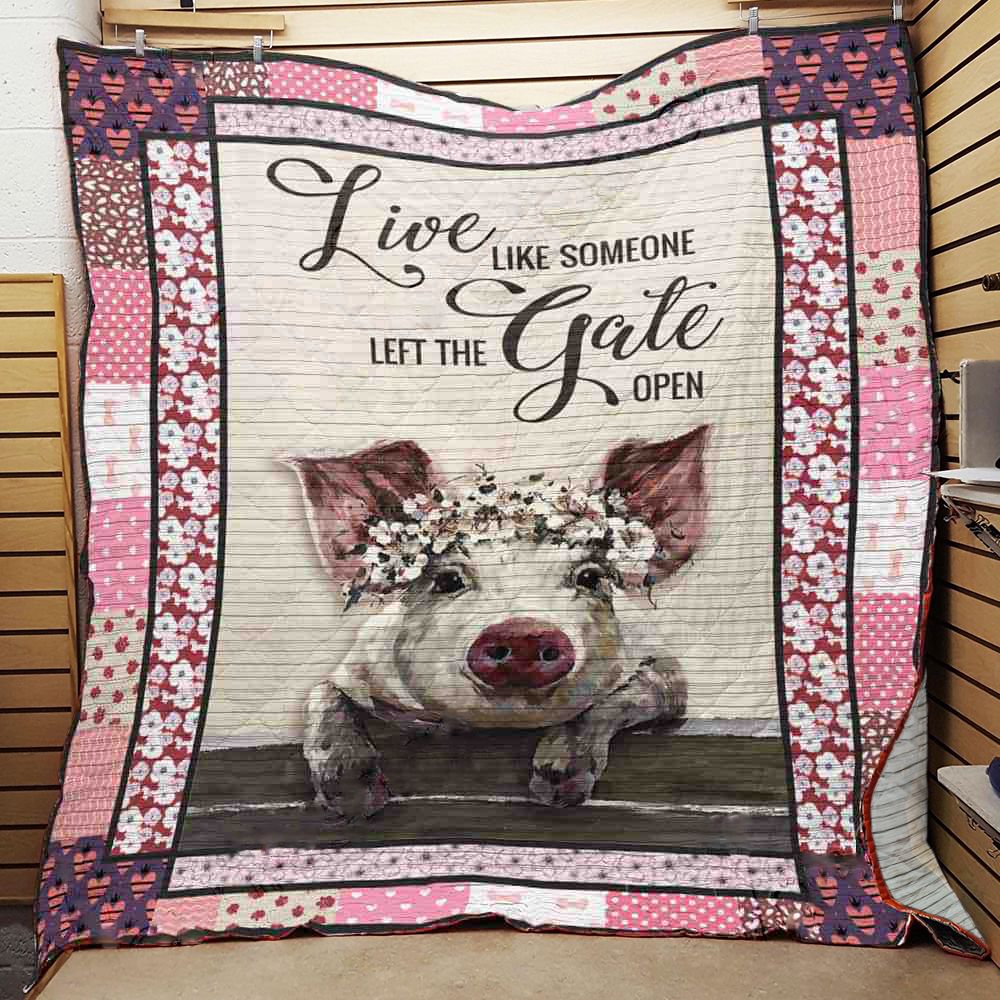 Farmer Pig Quilt Blanket ABC07113070
