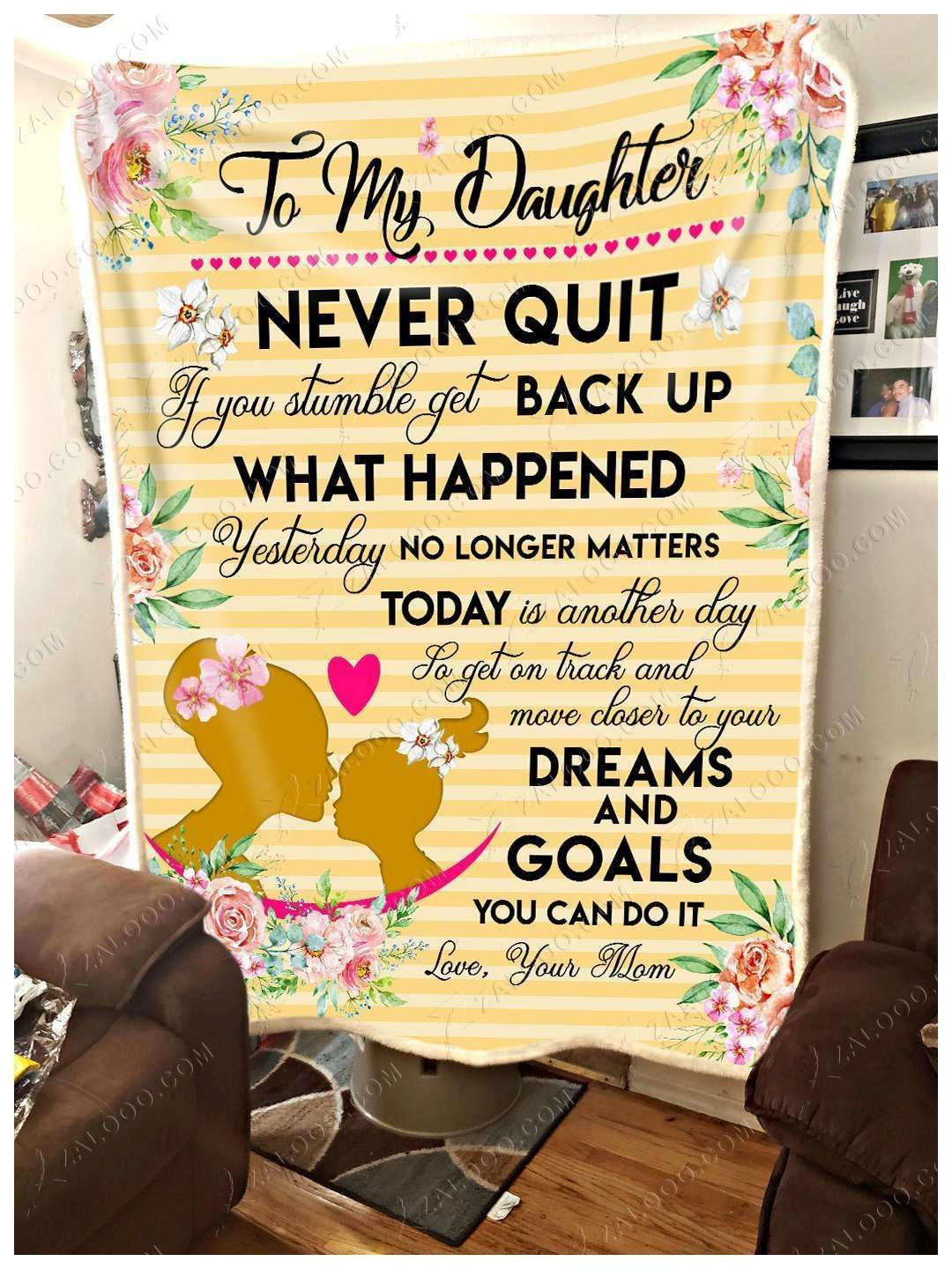 Fleece Blanket – Daughter (mom) – Never Quit