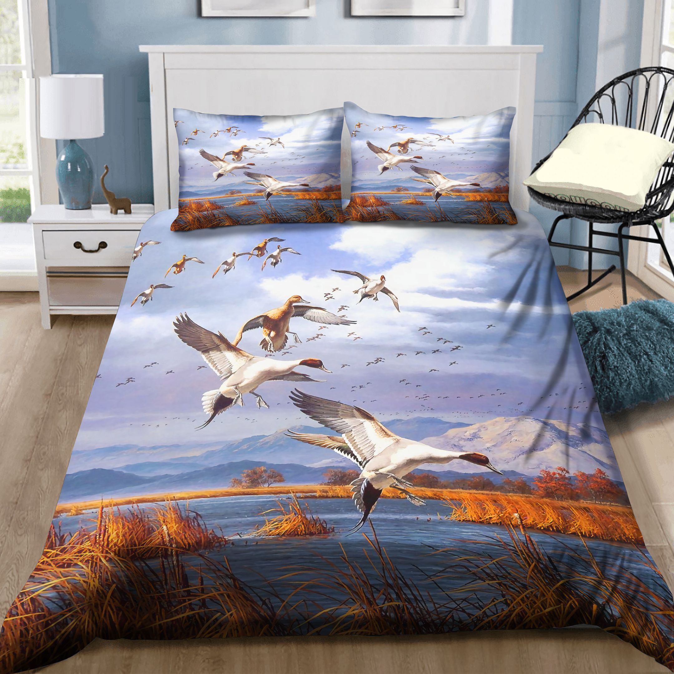 Flock Of Flying Geese In Summer Bedding Set