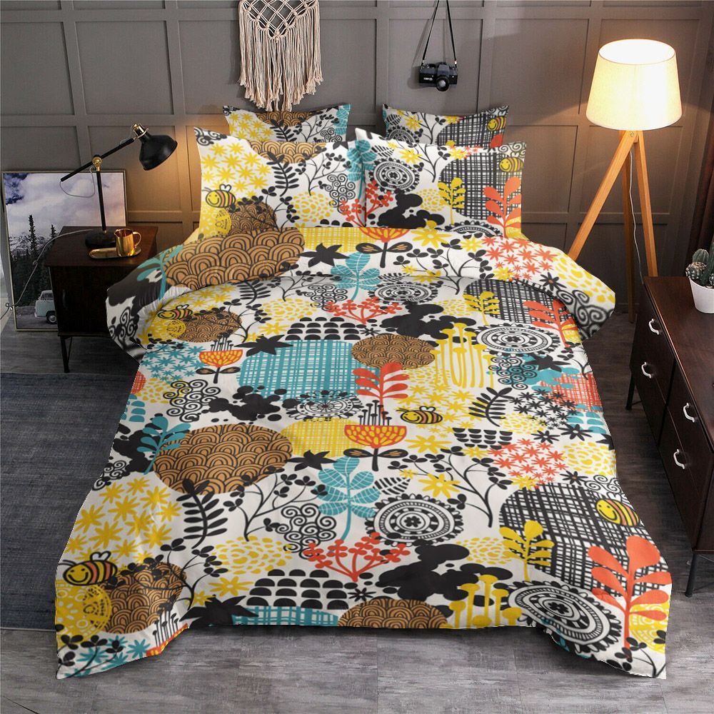 Flowers And Bees Bedding Set