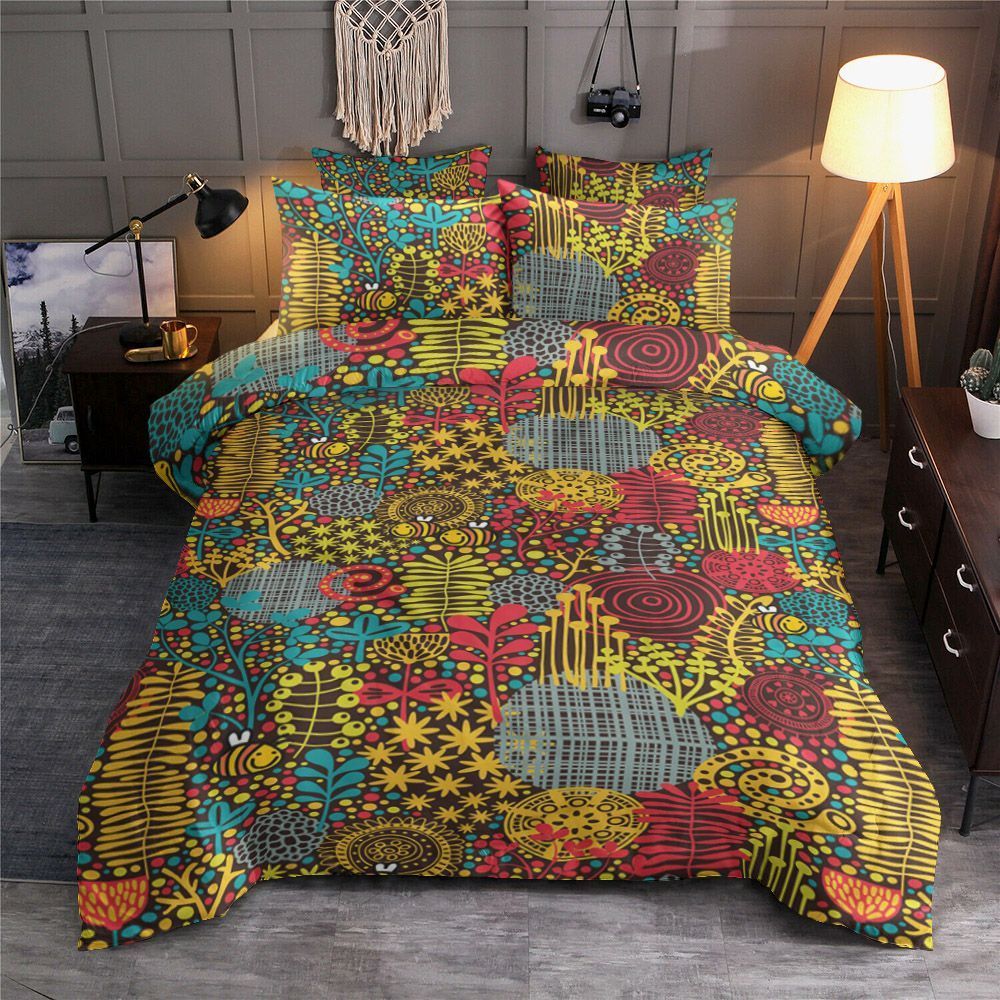 Flowers And Bees Colorful Bedding Set