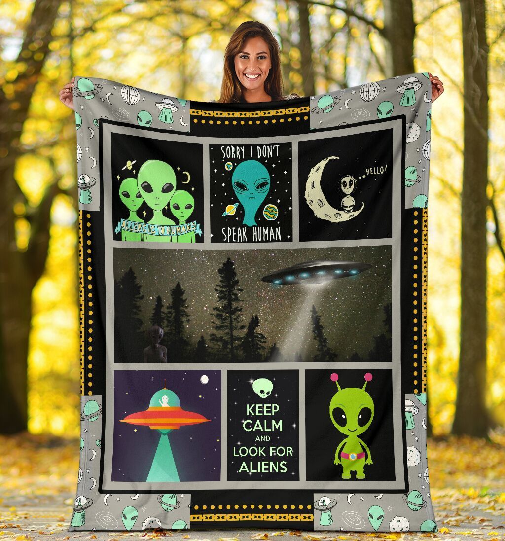 Funny Alien Ufo Abduction Sherpa Fleece Blanket