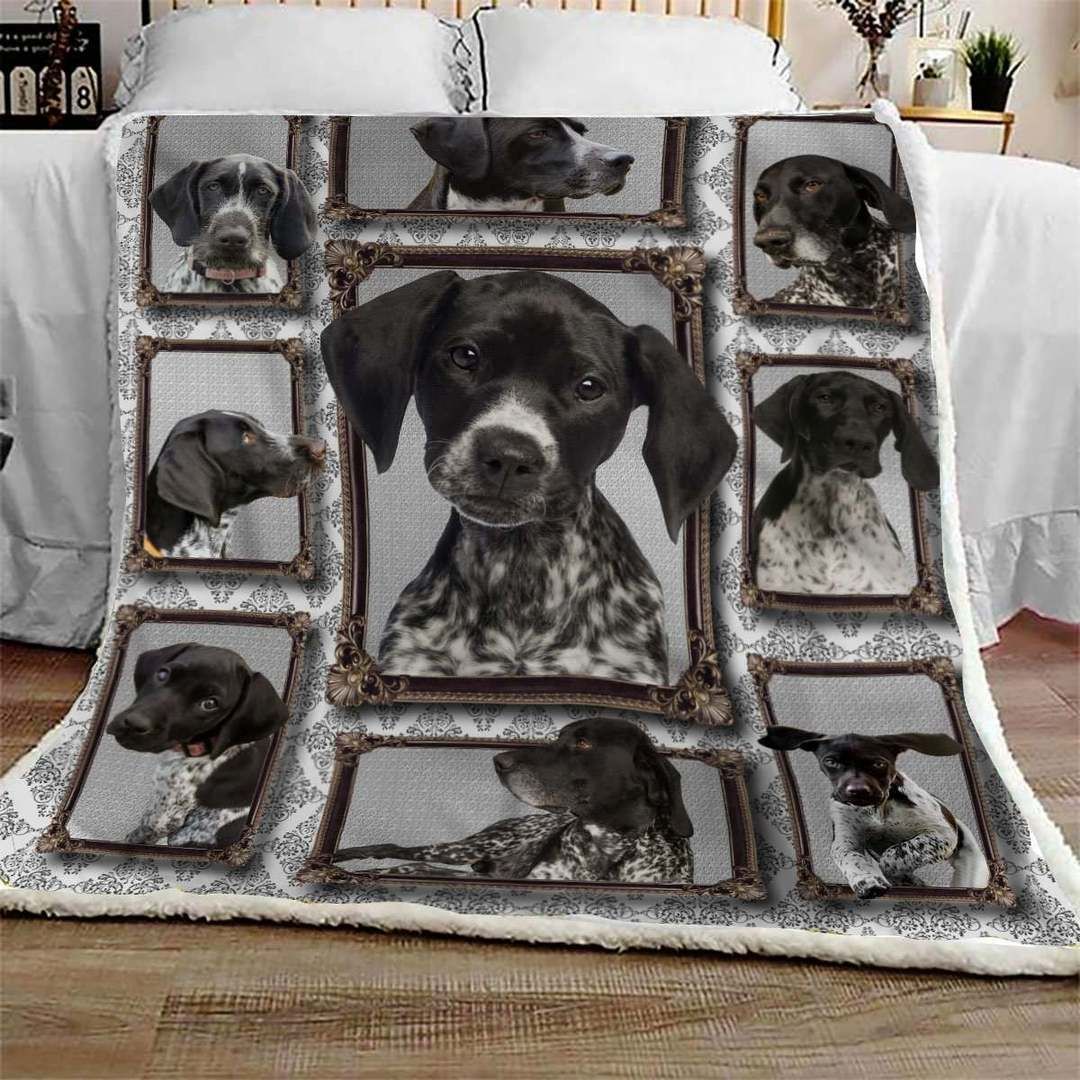 German Shorthaired Pointer Frame Sherpa Fleece Blanket