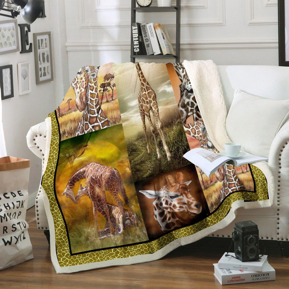 Giraffe Sherpa Fleece Blanket