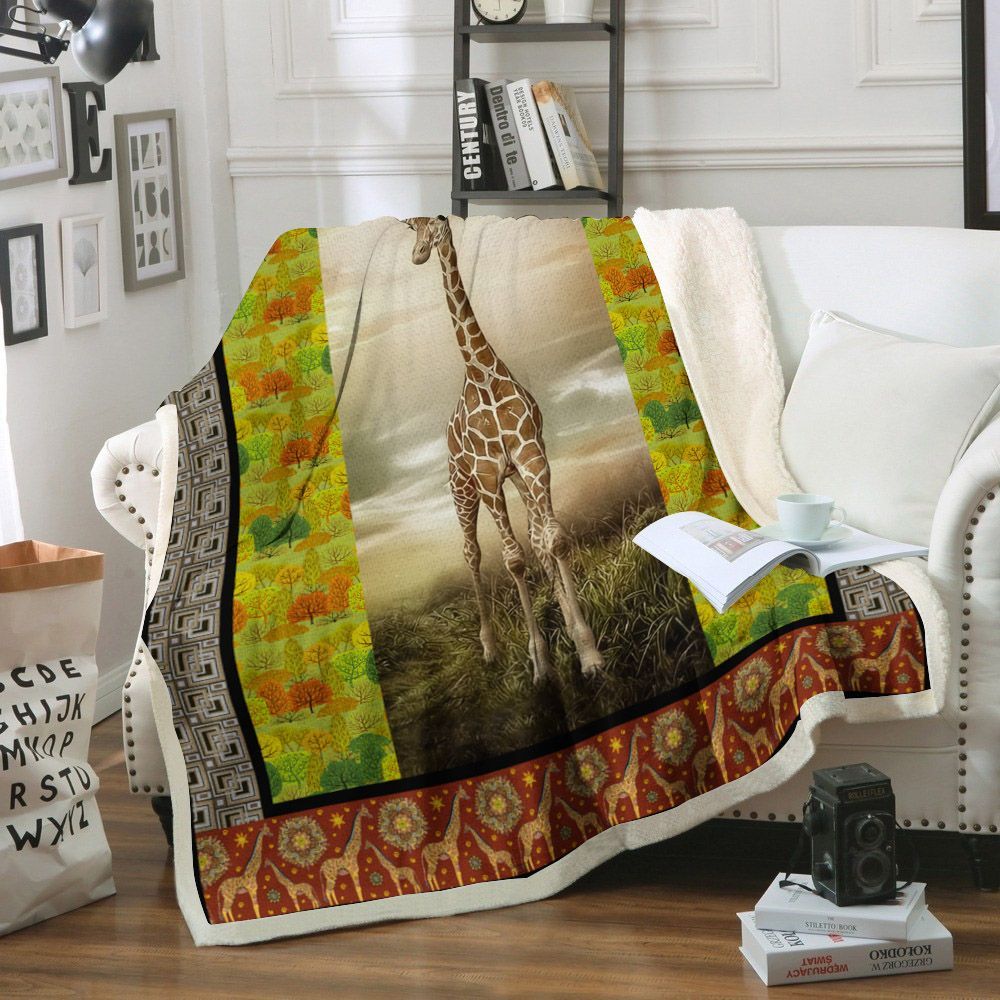 Giraffe Sherpa Fleece Blanket