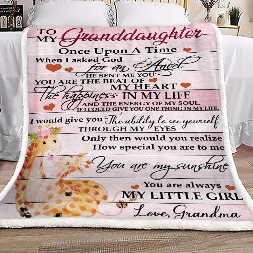 Giraffe To My Granddaughter Love Grandma Sherpa Fleece Blanket