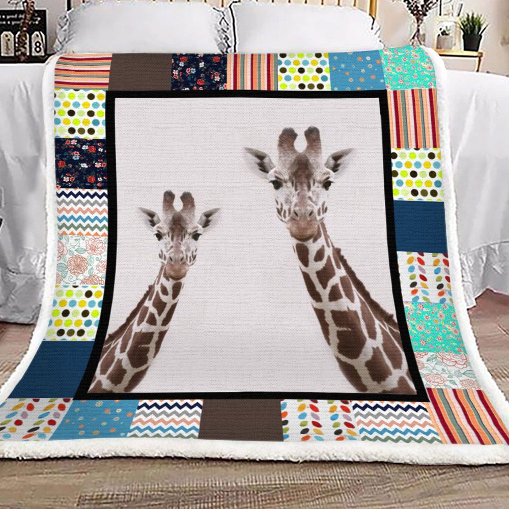 Giraffe Sherpa Fleece Blanket