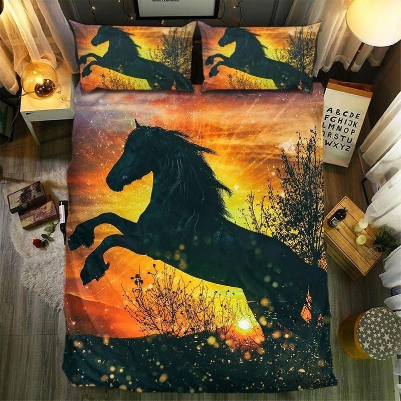 Gold Fireworks Horse Bedding Set