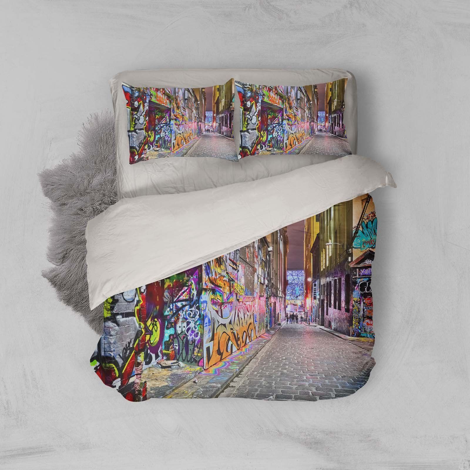 Gorgeous Graffiti Night View Bedding Set