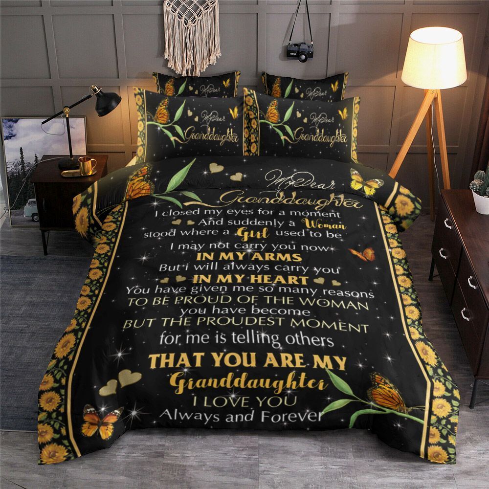 Granddaughter Proudest Moment Bedding Set