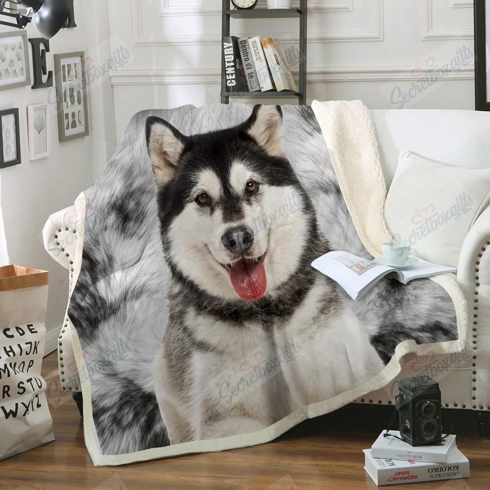 Happy Alaskan Malamute Fleece Blanket