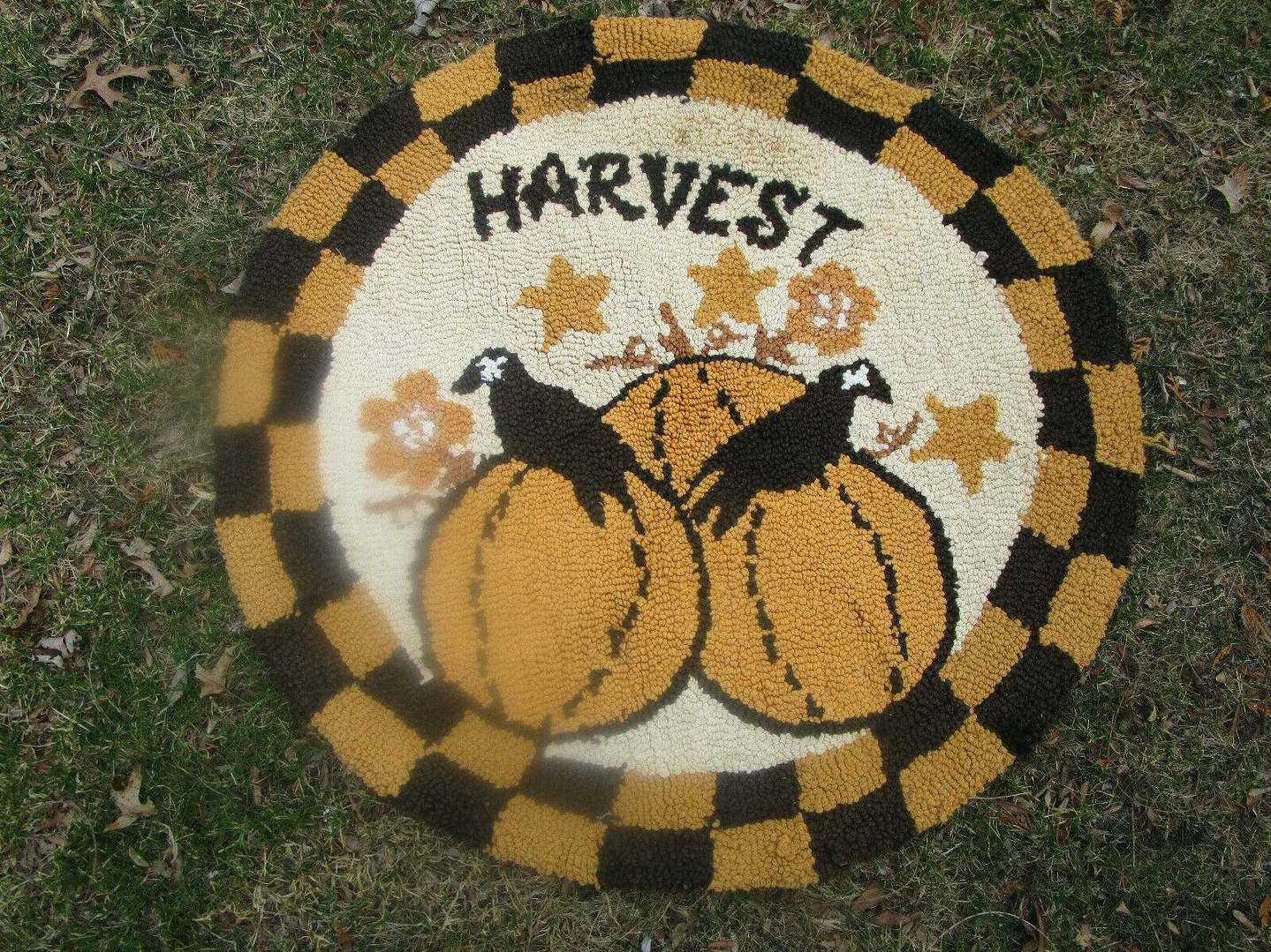 Harvest Crow Round Carpet