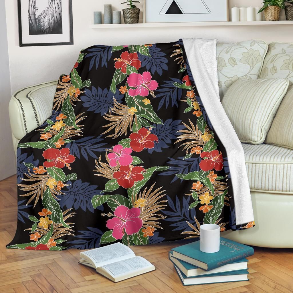 Hawaiian Blossom Themed Pattern Print Design Fleece Blanket