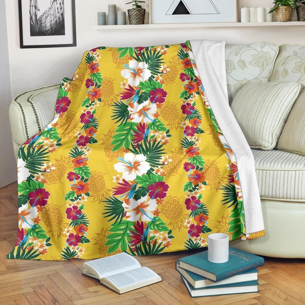 Hawaiian Themed Pattern Print Design Yellow Fleece Blanket