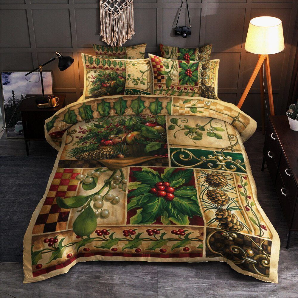 Holly Berry Christmas Bedding Set