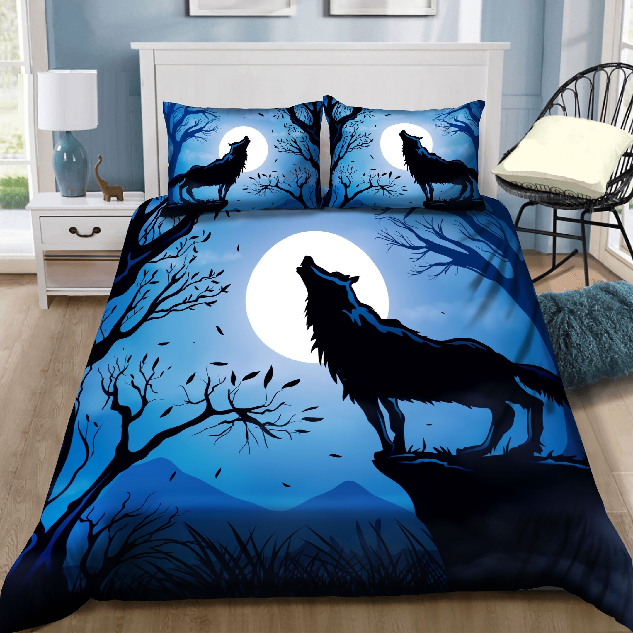 Howling Wolf At Night Bedding Set