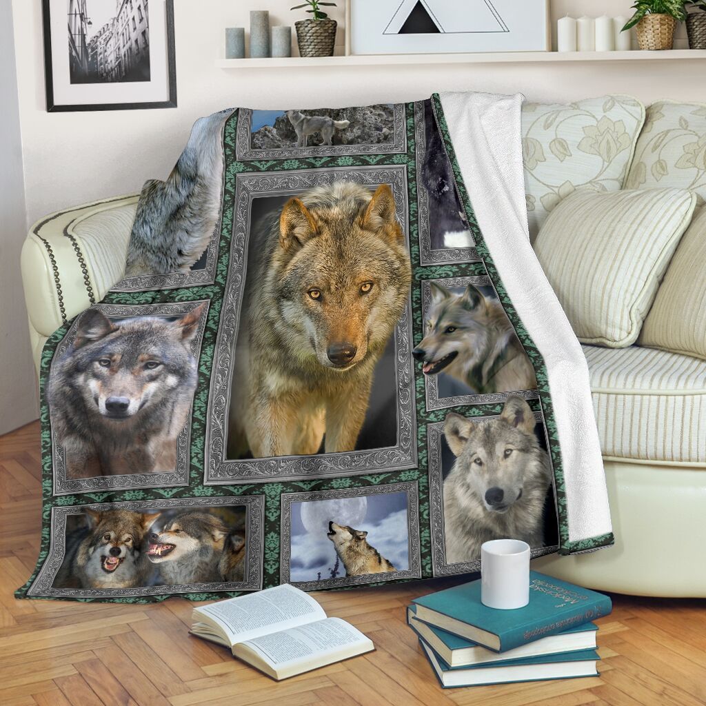 Huge Wolf Sherpa Fleece Blanket