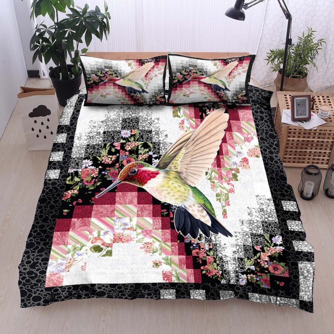 Hummingbird Pattern Bedding Set