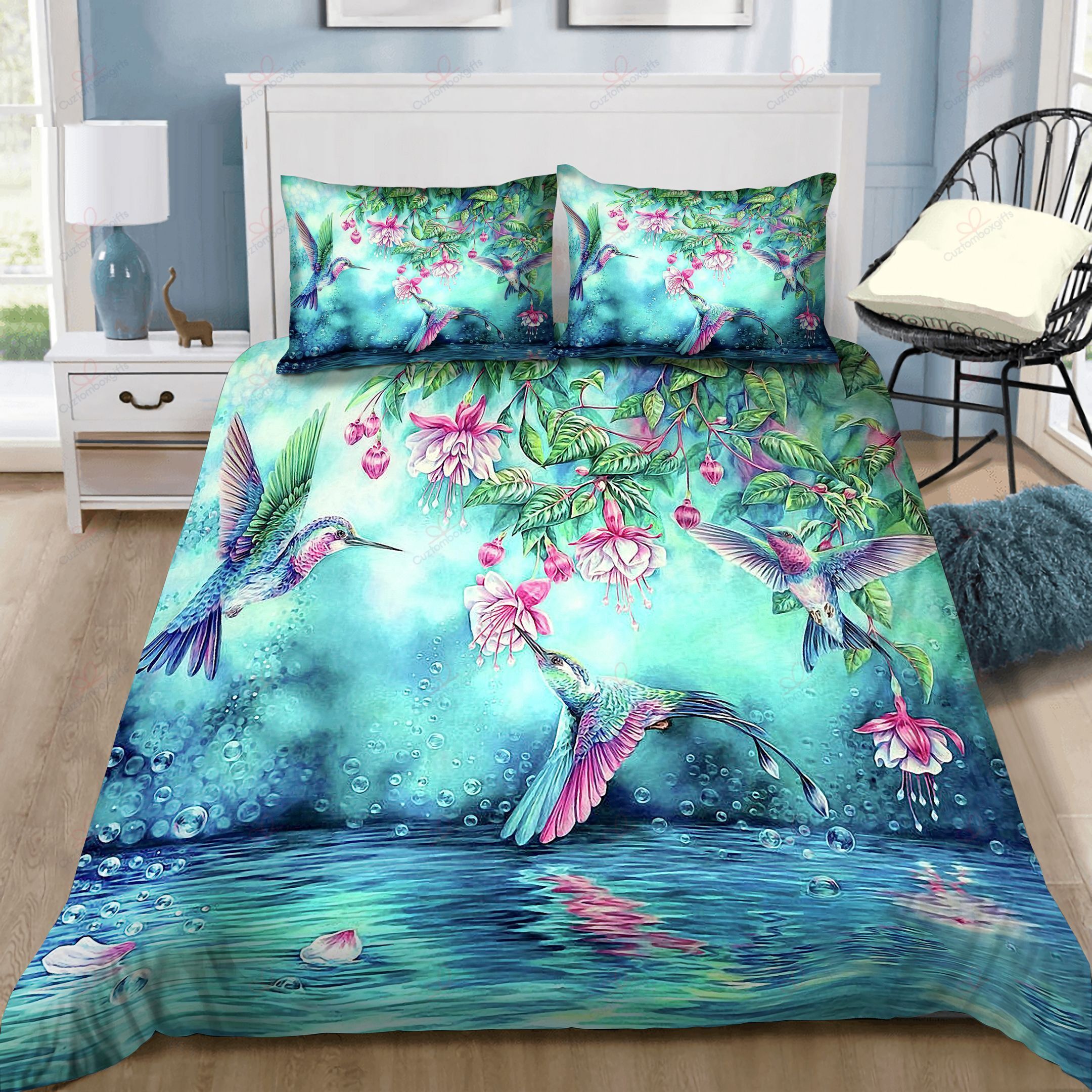 Hummingbirds And Bubbles Bedding Set