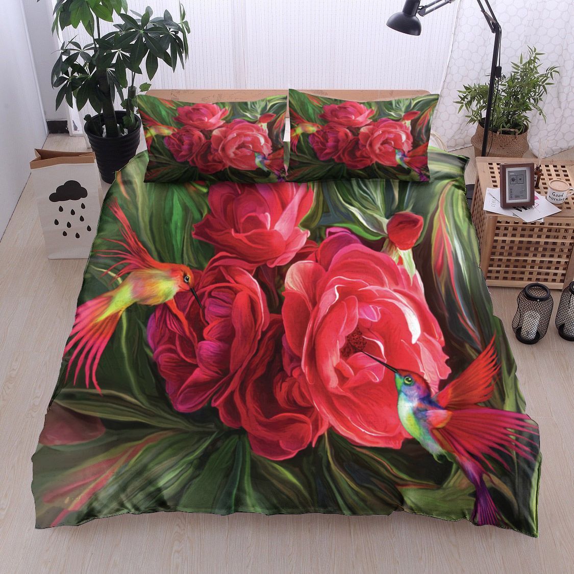 Hummingbirds And Roses Bedding Set