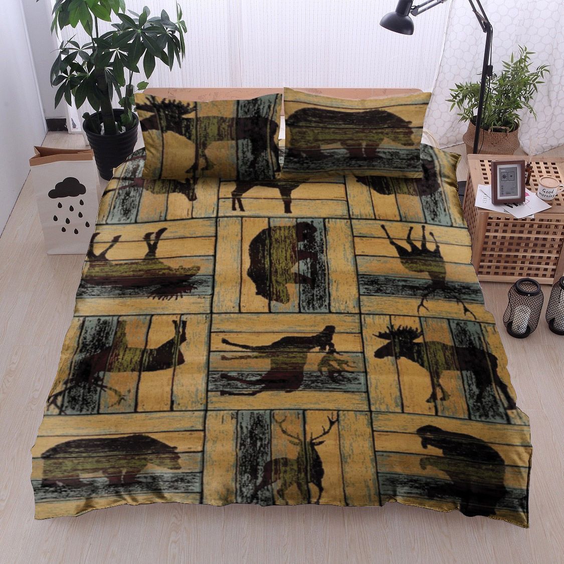 Hunting Wild Animals Wooden Bedding Set