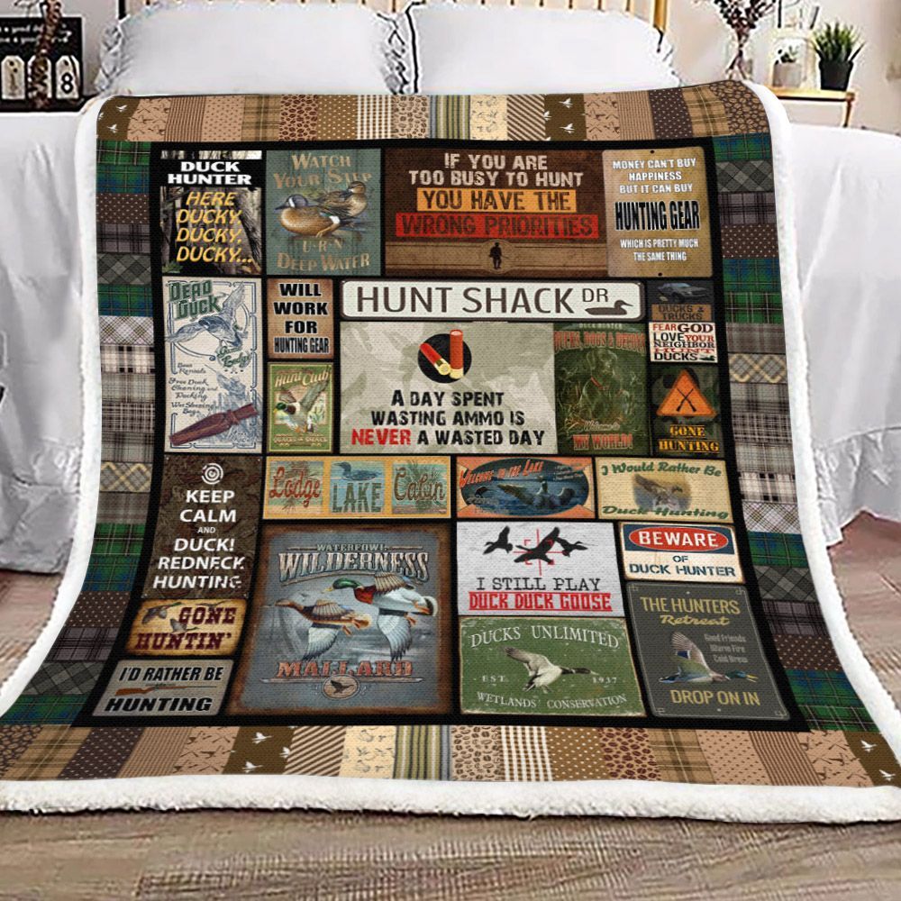 Hunting Sherpa Fleece Blanket