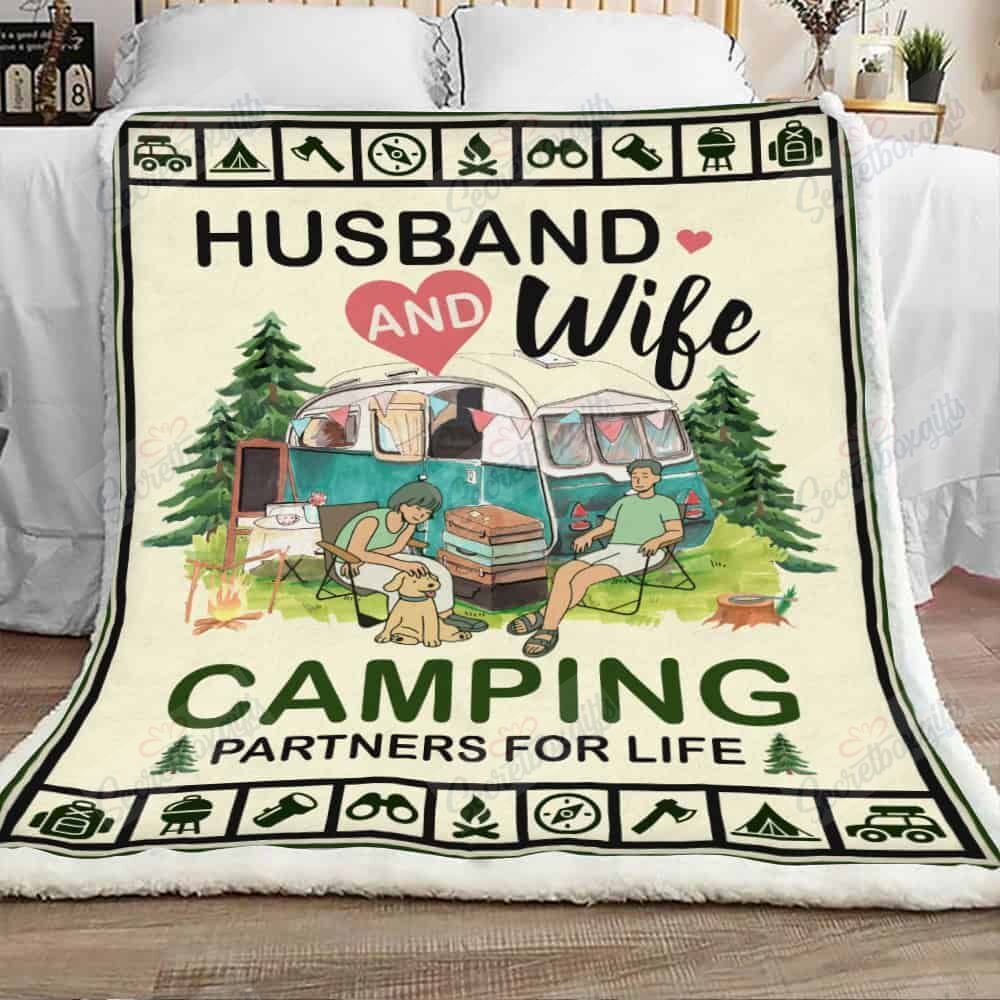 Husband And Wife Camping Partner Fleece Blanket