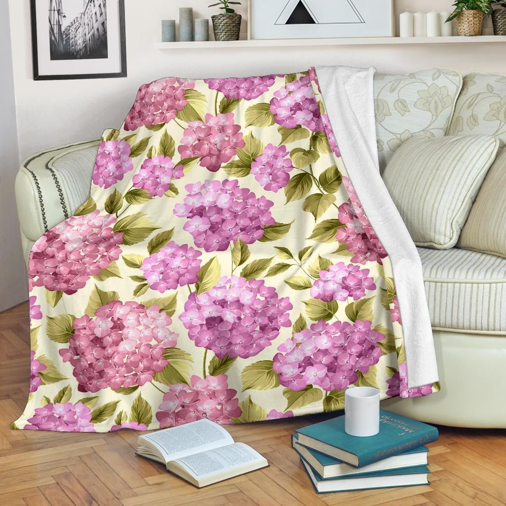 Hydrangea Blossom Pattern Print Design Fleece Blanket