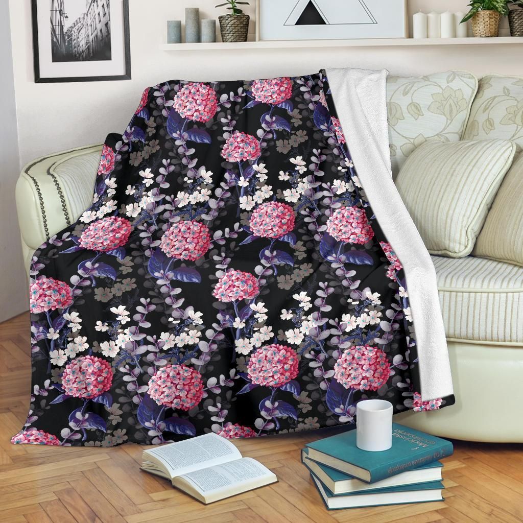 Hydrangea Pattern Print Design Black Fleece Blanket