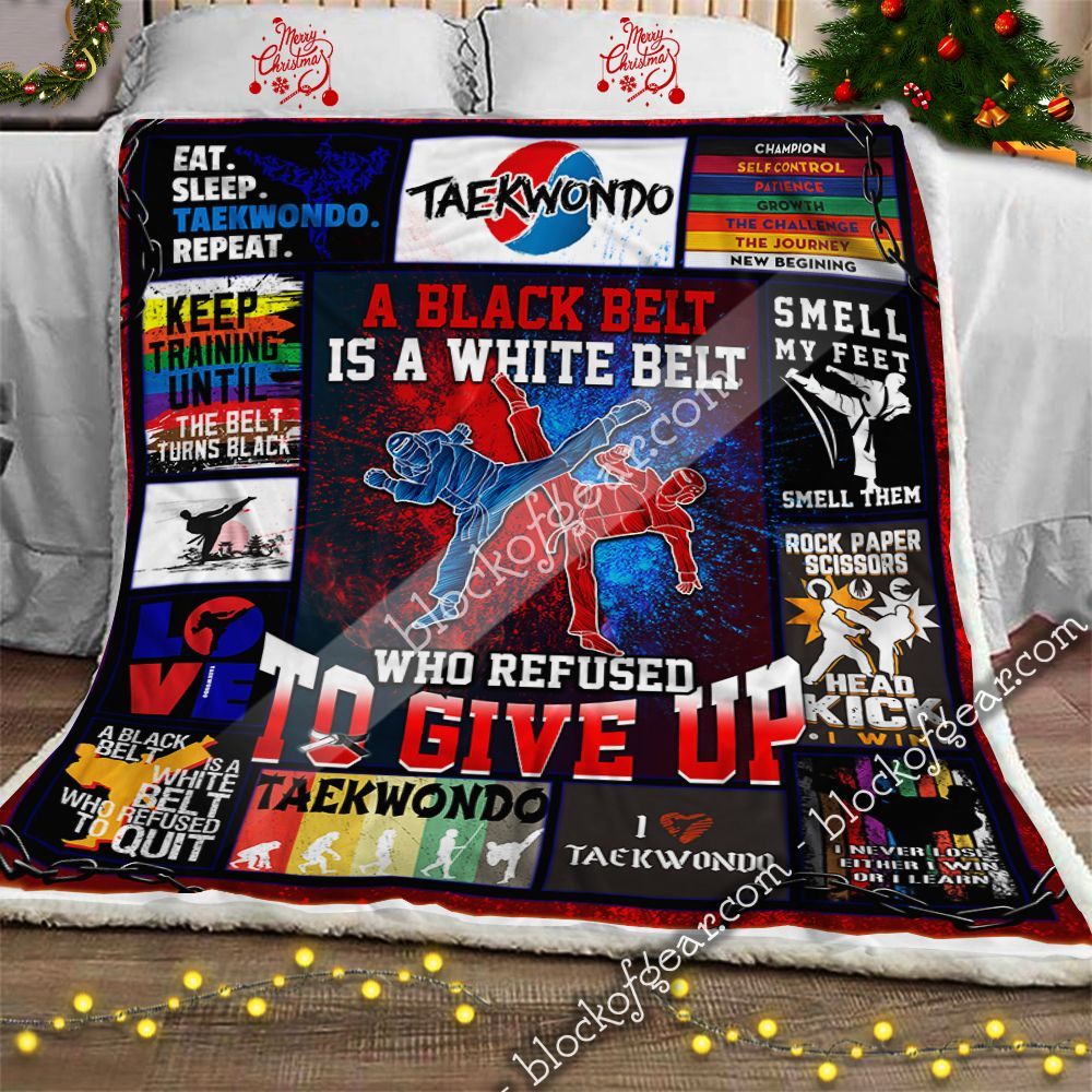 I Love Taekwondo Sofa Sherpa Fleece Blanket