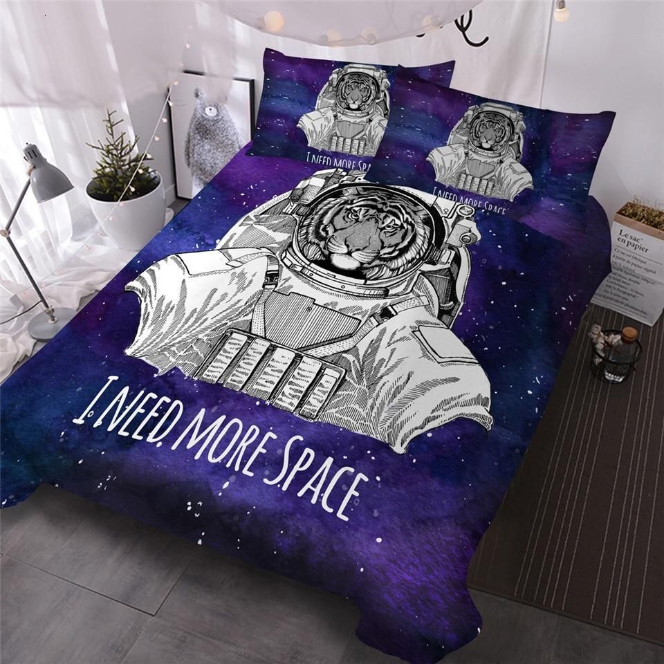 I Need Space Bedding Set