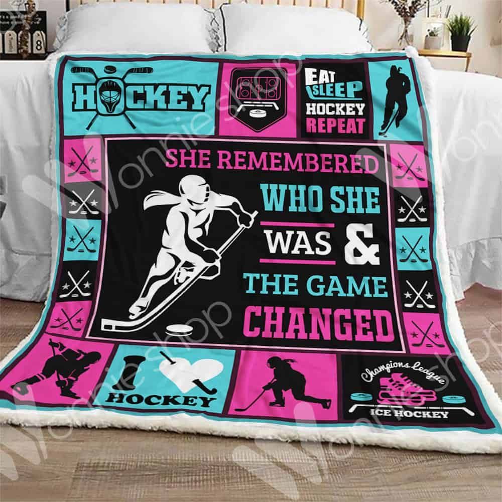Ice Hockey Girl She Remember Who She Was And The Game Changed Sherpa Fleece Blanket